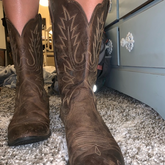 Brown cowboy boots! (Women’s) - Picture 2 of 3